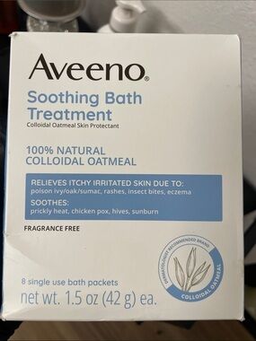Aveeno Soothing Bath Treatment - White/Blue